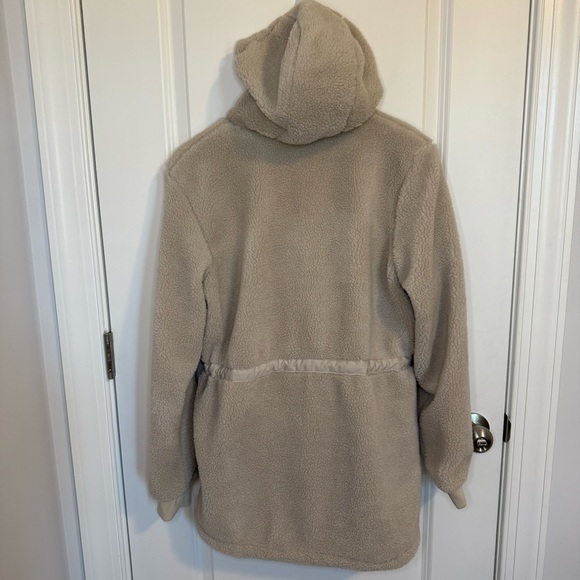 New Balance Women’s Beige Cream Sherpa Fleece Zip-Up Teddy Jacket Size Medium - Picture 6 of 6